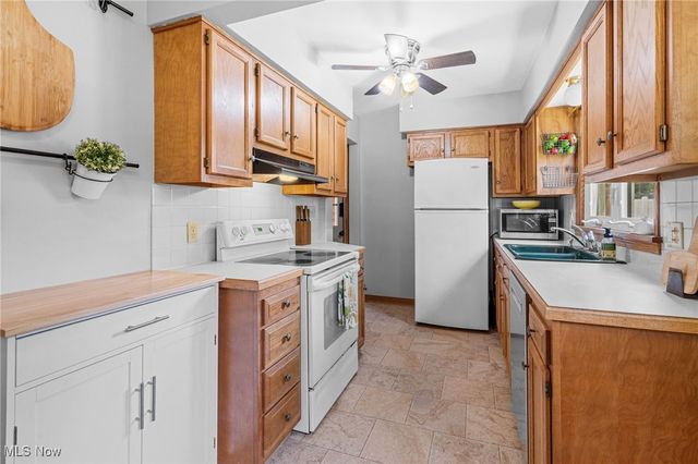 4666 Roop Avenue, Barberton, OH 44203