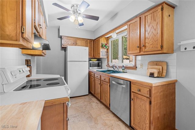 4666 Roop Avenue, Barberton, OH 44203