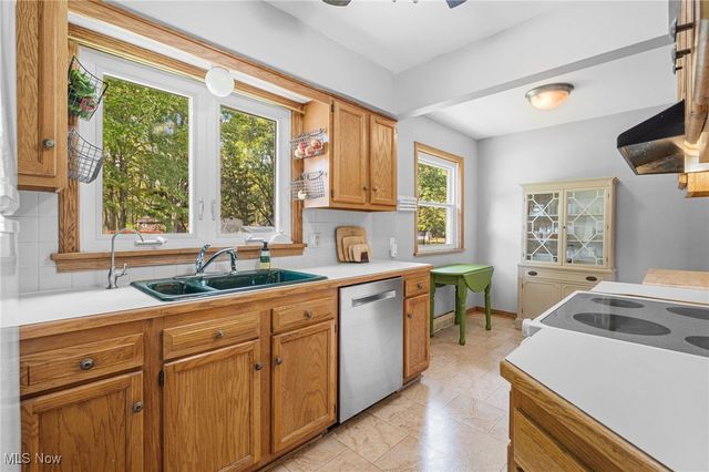 4666 Roop Avenue, Barberton, OH 44203