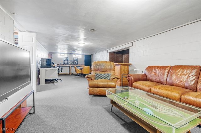 4666 Roop Avenue, Barberton, OH 44203