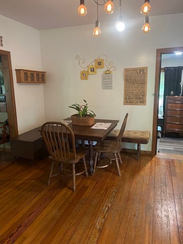 15 Hiram St, Acushnet, MA 02743