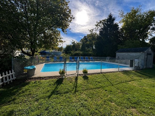 15 Hiram St, Acushnet, MA 02743
