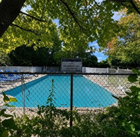15 Hiram St, Acushnet, MA 02743