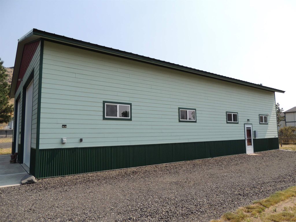 30260 Hawk Ln E, Deer Meadows, WA 99122 photo 3