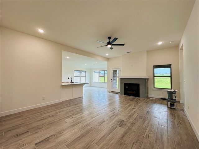 6400 NW Zella Street, Bentonville, AR 72713