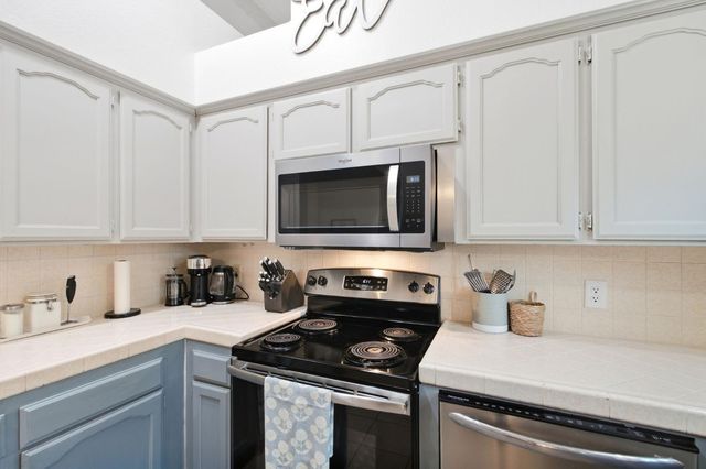 3684 Phillip Avenue, Clovis, CA 93612