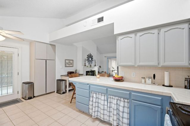 3684 Phillip Avenue, Clovis, CA 93612