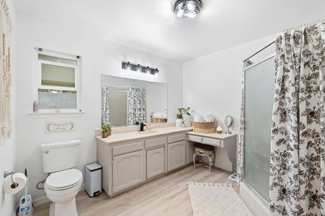 3684 Phillip Avenue, Clovis, CA 93612