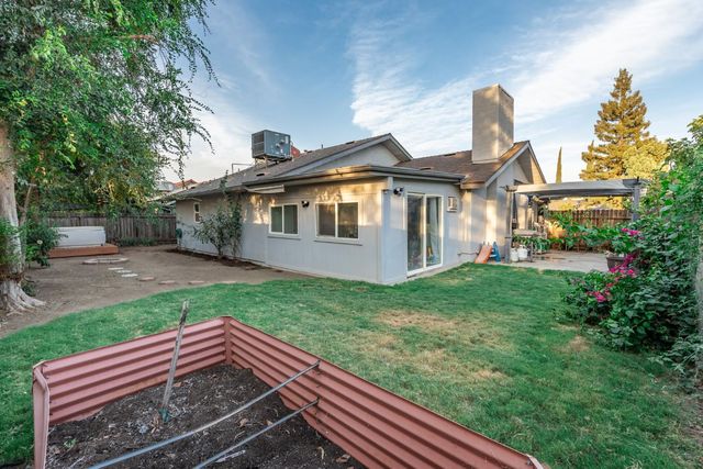 3684 Phillip Avenue, Clovis, CA 93612