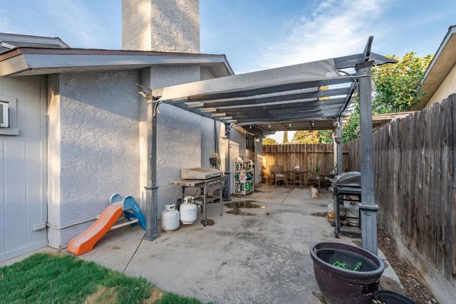 3684 Phillip Avenue, Clovis, CA 93612