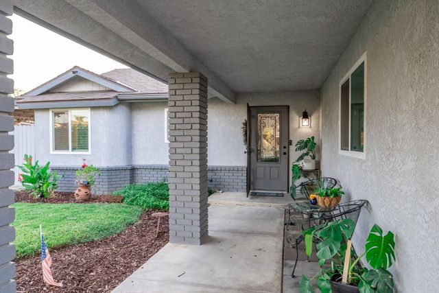 3684 Phillip Avenue, Clovis, CA 93612