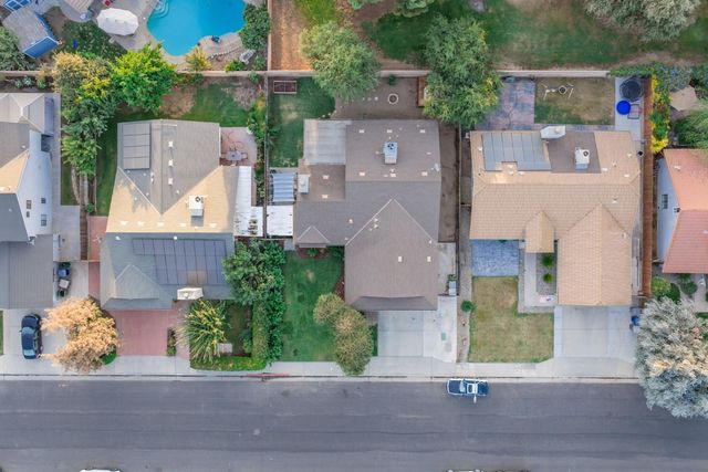 3684 Phillip Avenue, Clovis, CA 93612