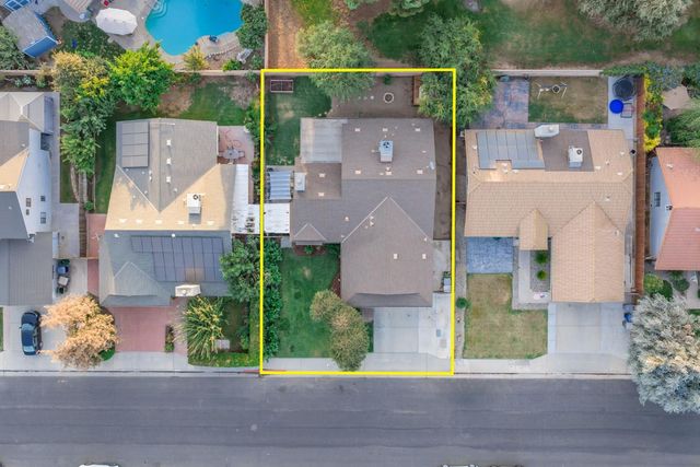 3684 Phillip Avenue, Clovis, CA 93612