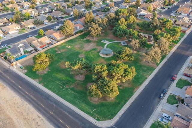 3684 Phillip Avenue, Clovis, CA 93612