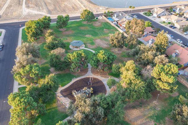 3684 Phillip Avenue, Clovis, CA 93612