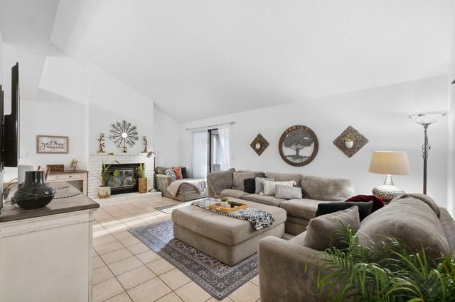 3684 Phillip Avenue, Clovis, CA 93612