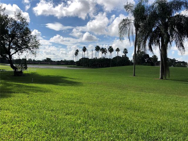 16300 Golf Club Road 105, Weston, FL 33326