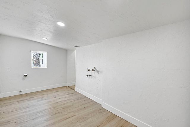 330 W Beechwood Avenue, Pinedale, CA 93650