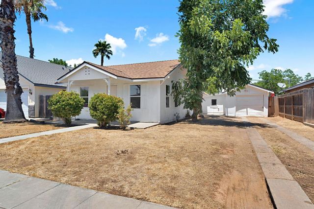 330 W Beechwood Avenue, Pinedale, CA 93650