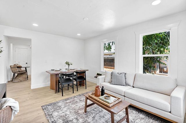 330 W Beechwood Avenue, Pinedale, CA 93650