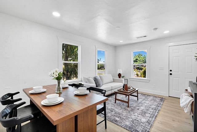 330 W Beechwood Avenue, Pinedale, CA 93650