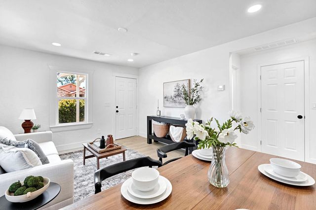 330 W Beechwood Avenue, Pinedale, CA 93650