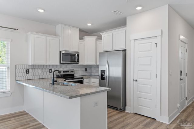 9483 Nature Creek Cir, Pensacola, FL 32526