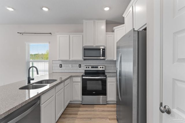 9483 Nature Creek Cir, Pensacola, FL 32526