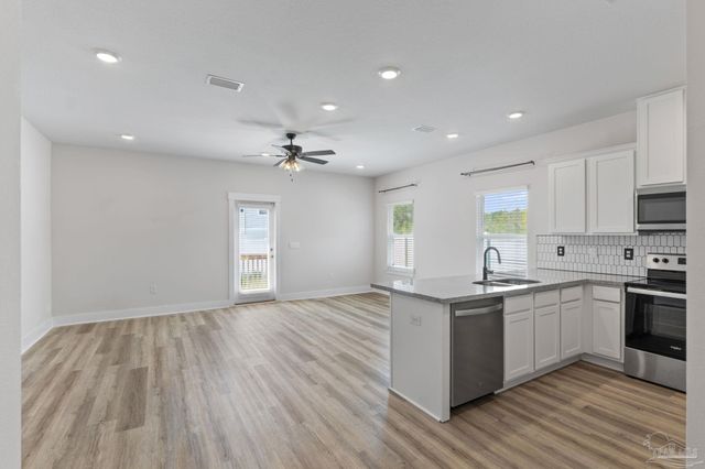 9483 Nature Creek Cir, Pensacola, FL 32526