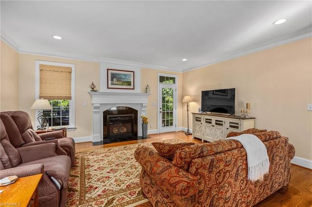 9285 Center Grove Church Road, Clemmons, NC 27012