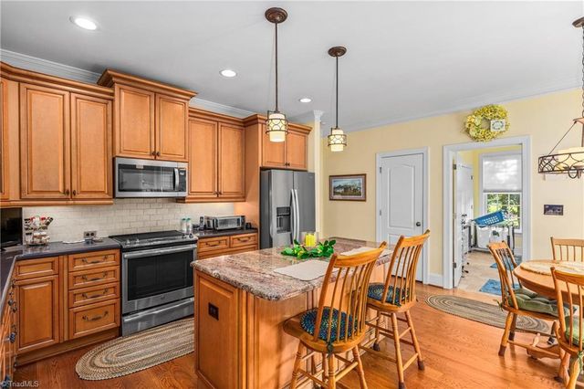 9285 Center Grove Church Road, Clemmons, NC 27012