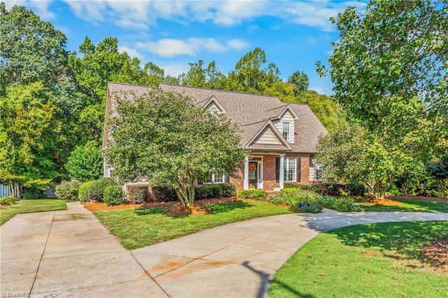 9285 Center Grove Church Road, Clemmons, NC 27012