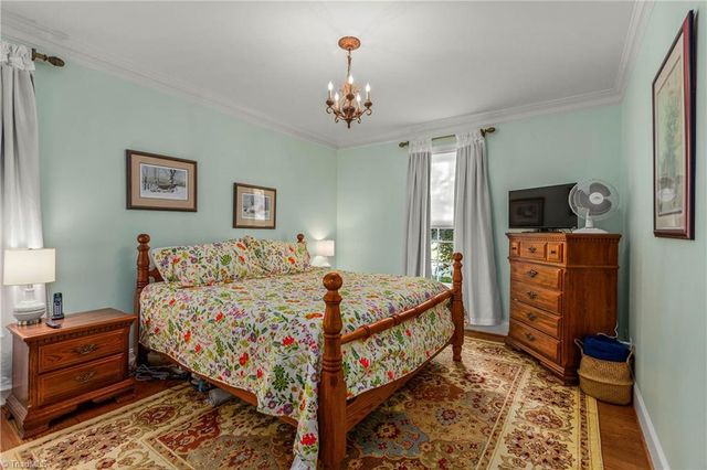 9285 Center Grove Church Road, Clemmons, NC 27012