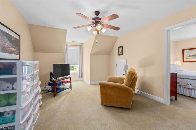 9285 Center Grove Church Road, Clemmons, NC 27012