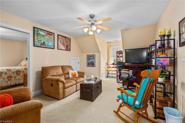 9285 Center Grove Church Road, Clemmons, NC 27012
