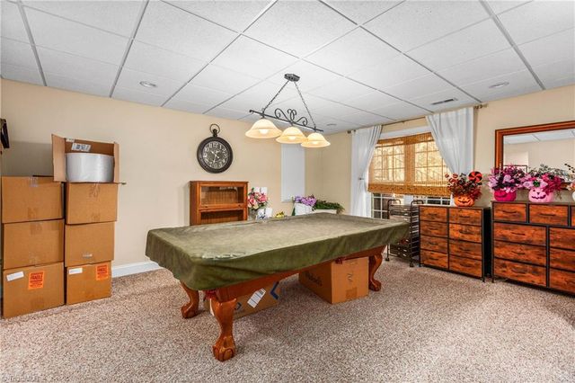 9285 Center Grove Church Road, Clemmons, NC 27012
