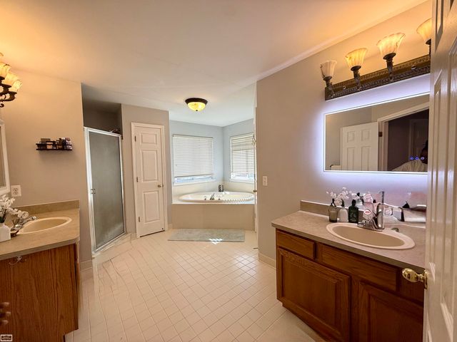 46514 Chalmers Drive Street, Macomb Twp, MI 48044