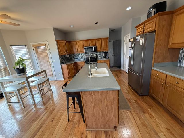 46514 Chalmers Drive Street, Macomb Twp, MI 48044