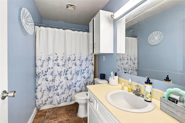 415 Hollywood Lane, Sulphur, LA 70663
