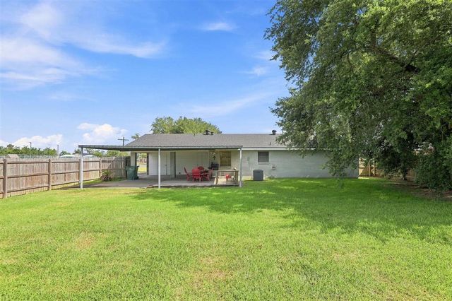 415 Hollywood Lane, Sulphur, LA 70663