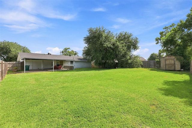 415 Hollywood Lane, Sulphur, LA 70663
