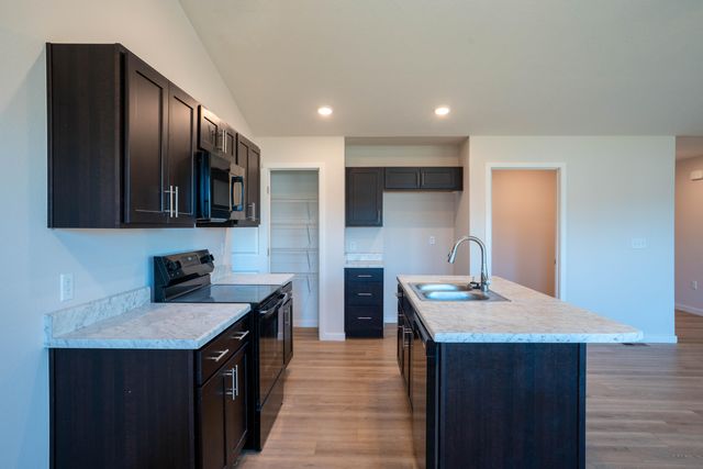 2380 S Cheri Drive, Bolivar, MO 65613