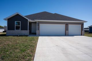 2380 S Cheri Drive, Bolivar, MO 65613