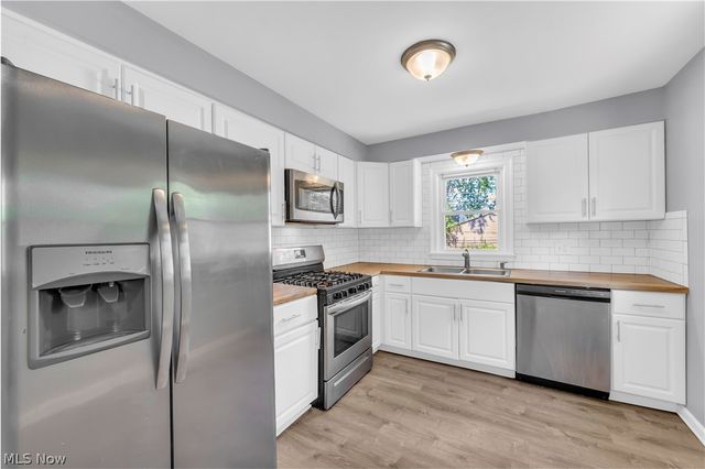 19409 Raymond Street, Maple Heights, OH 44137