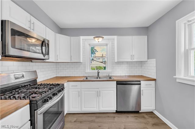 19409 Raymond Street, Maple Heights, OH 44137