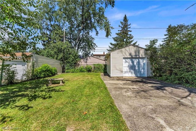 19409 Raymond Street, Maple Heights, OH 44137