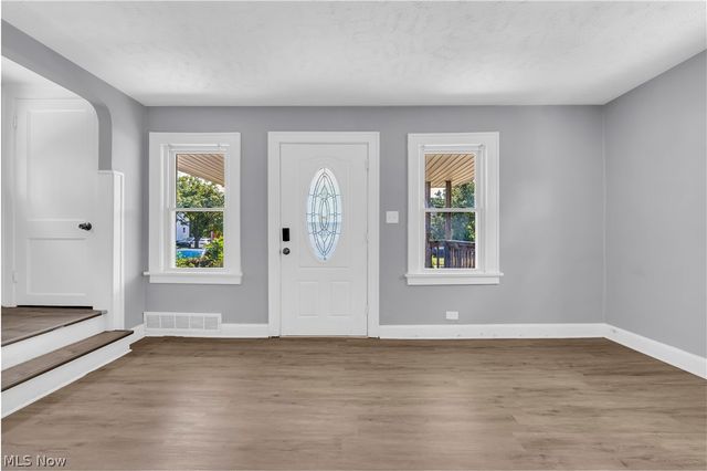19409 Raymond Street, Maple Heights, OH 44137