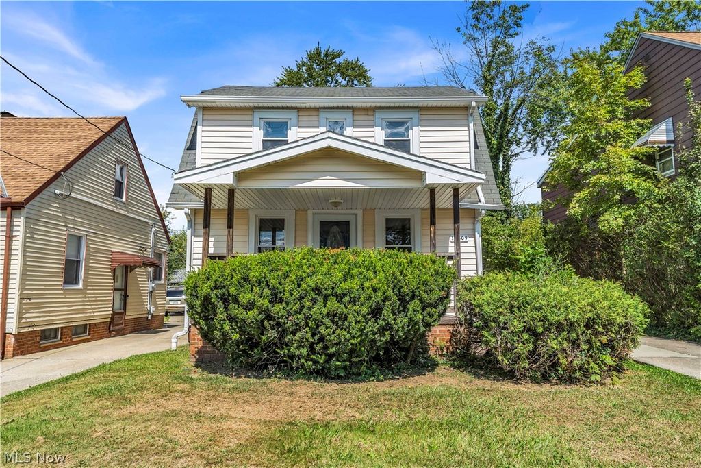 19409 Raymond Street, Maple Heights, OH 44137