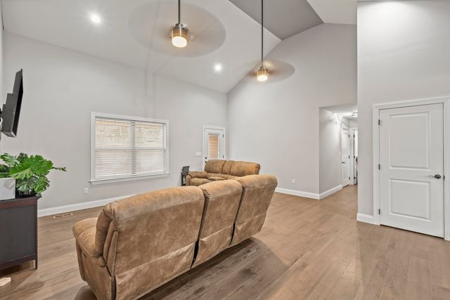 453 Hill Circle, Dunlap, TN 37327