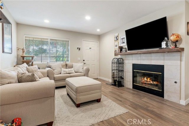 1195 Fitzgerald G, Simi Valley, CA 93065